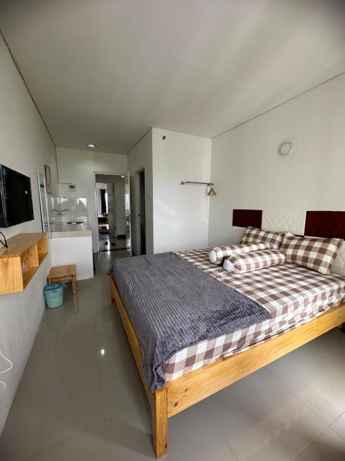 Apartment Grand Sentraland Karawang Manage By Laguna Room Экстерьер фото